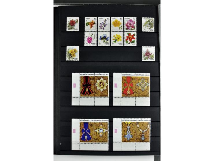  1883/2010, postfrische, anfangs auch ungebrauchte Sammlung mit u.a. Mi.-Nr. 274-81, 311-15, 319-21, 258-74, 411-27, Bl.13B, 