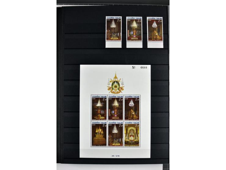  1883/2010, postfrische, anfangs auch ungebrauchte Sammlung mit u.a. Mi.-Nr. 274-81, 311-15, 319-21, 258-74, 411-27, Bl.13B, 