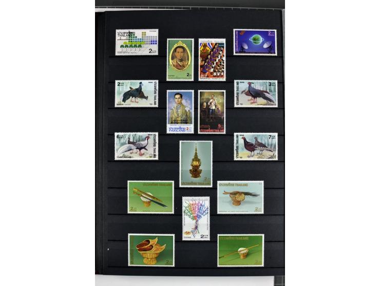  1883/2010, postfrische, anfangs auch ungebrauchte Sammlung mit u.a. Mi.-Nr. 274-81, 311-15, 319-21, 258-74, 411-27, Bl.13B, 