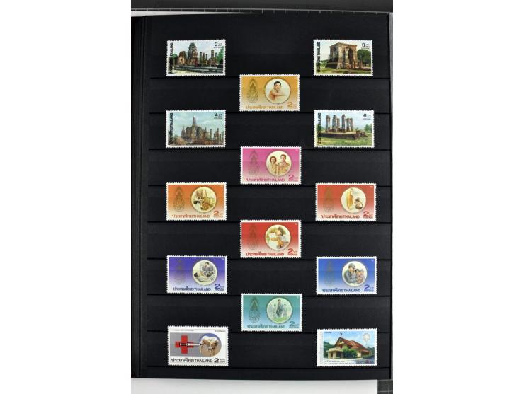  1883/2010, postfrische, anfangs auch ungebrauchte Sammlung mit u.a. Mi.-Nr. 274-81, 311-15, 319-21, 258-74, 411-27, Bl.13B, 