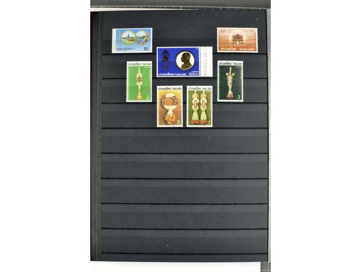  1883/2010, postfrische, anfangs auch ungebrauchte Sammlung mit u.a. Mi.-Nr. 274-81, 311-15, 319-21, 258-74, 411-27, Bl.13B, 