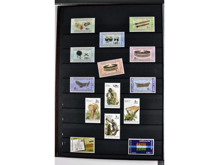  1883/2010, postfrische, anfangs auch ungebrauchte Sammlung mit u.a. Mi.-Nr. 274-81, 311-15, 319-21, 258-74, 411-27, Bl.13B, 