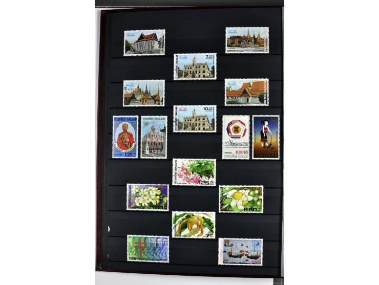  1883/2010, postfrische, anfangs auch ungebrauchte Sammlung mit u.a. Mi.-Nr. 274-81, 311-15, 319-21, 258-74, 411-27, Bl.13B, 