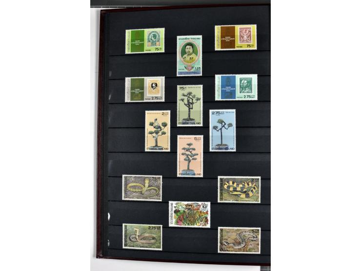  1883/2010, postfrische, anfangs auch ungebrauchte Sammlung mit u.a. Mi.-Nr. 274-81, 311-15, 319-21, 258-74, 411-27, Bl.13B, 