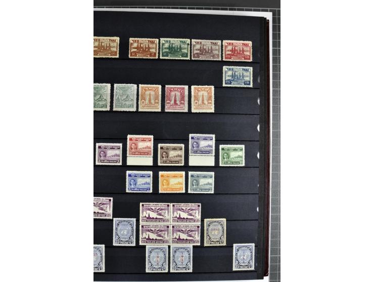  1883/2010, postfrische, anfangs auch ungebrauchte Sammlung mit u.a. Mi.-Nr. 274-81, 311-15, 319-21, 258-74, 411-27, Bl.13B, 