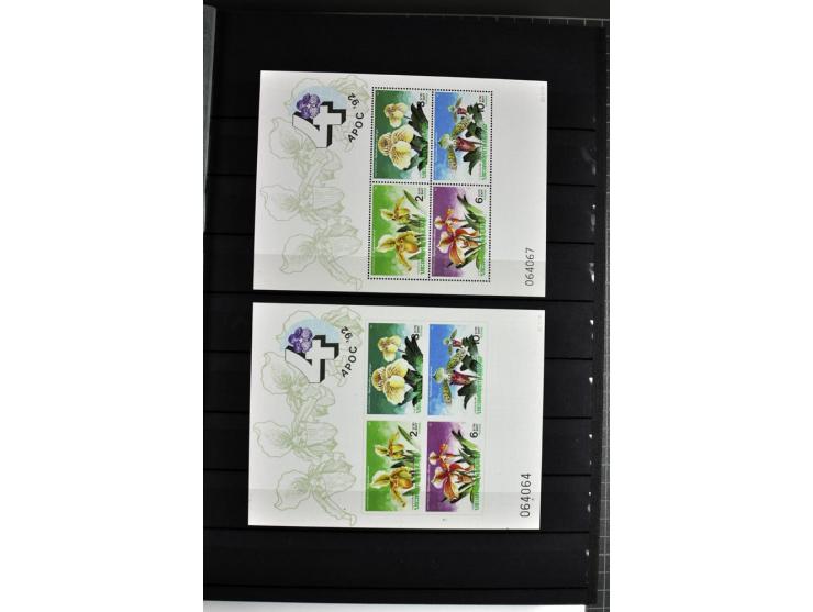  1883/2010, postfrische, anfangs auch ungebrauchte Sammlung mit u.a. Mi.-Nr. 274-81, 311-15, 319-21, 258-74, 411-27, Bl.13B, 