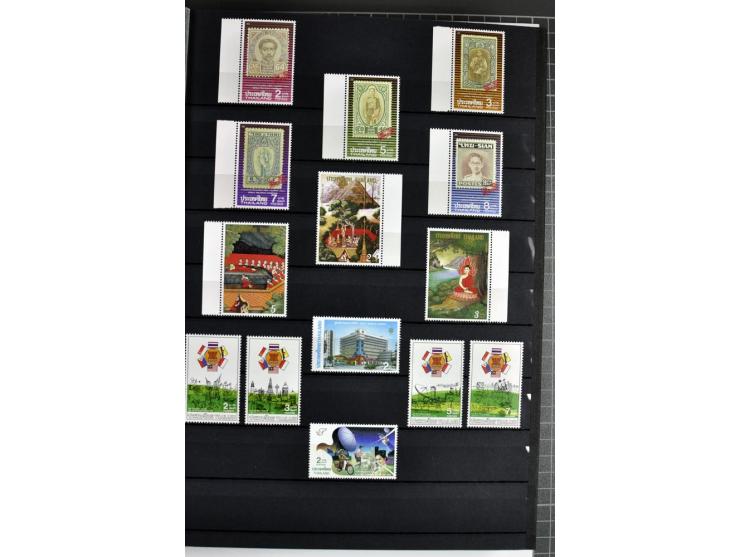  1883/2010, postfrische, anfangs auch ungebrauchte Sammlung mit u.a. Mi.-Nr. 274-81, 311-15, 319-21, 258-74, 411-27, Bl.13B, 