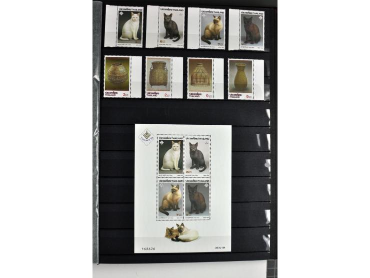  1883/2010, postfrische, anfangs auch ungebrauchte Sammlung mit u.a. Mi.-Nr. 274-81, 311-15, 319-21, 258-74, 411-27, Bl.13B, 