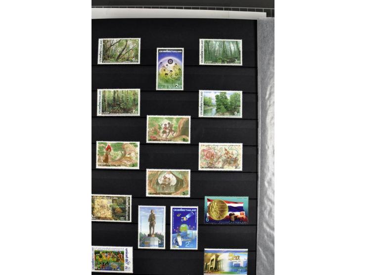  1883/2010, postfrische, anfangs auch ungebrauchte Sammlung mit u.a. Mi.-Nr. 274-81, 311-15, 319-21, 258-74, 411-27, Bl.13B, 
