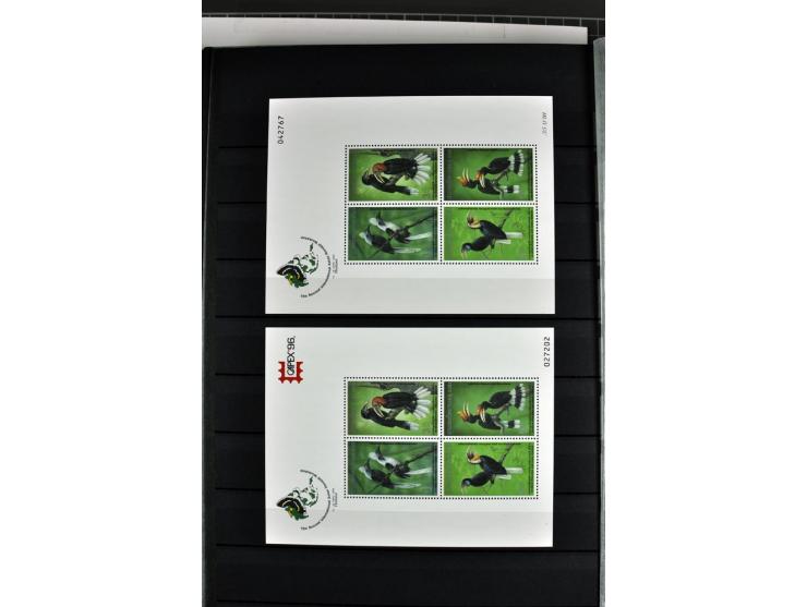  1883/2010, postfrische, anfangs auch ungebrauchte Sammlung mit u.a. Mi.-Nr. 274-81, 311-15, 319-21, 258-74, 411-27, Bl.13B, 
