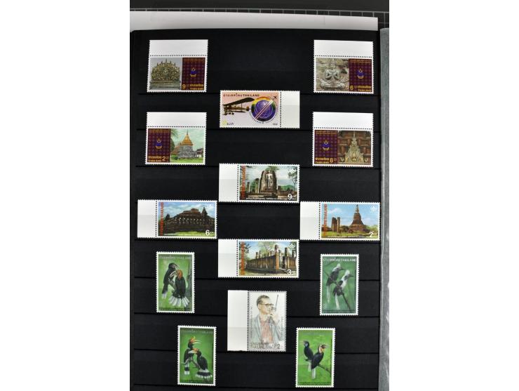  1883/2010, postfrische, anfangs auch ungebrauchte Sammlung mit u.a. Mi.-Nr. 274-81, 311-15, 319-21, 258-74, 411-27, Bl.13B, 