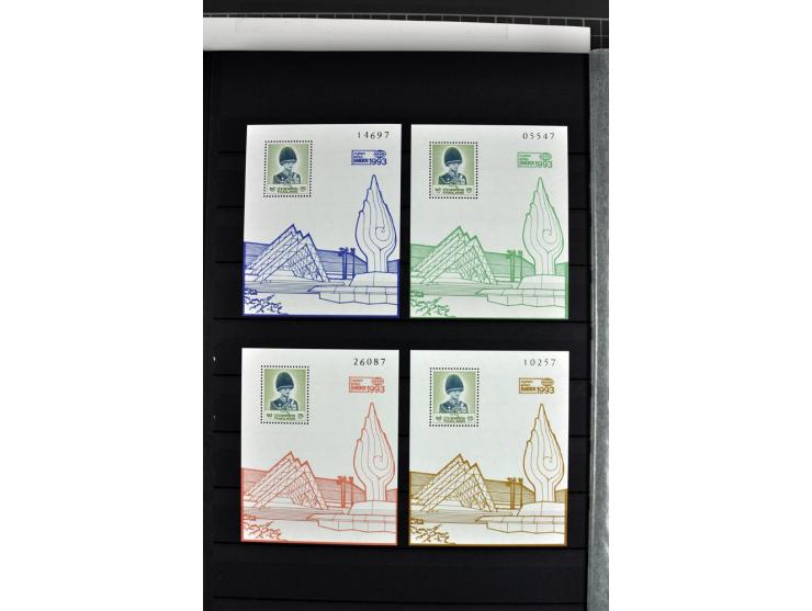  1883/2010, postfrische, anfangs auch ungebrauchte Sammlung mit u.a. Mi.-Nr. 274-81, 311-15, 319-21, 258-74, 411-27, Bl.13B, 