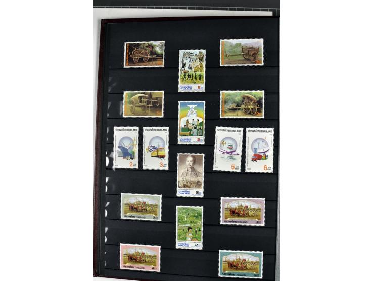  1883/2010, postfrische, anfangs auch ungebrauchte Sammlung mit u.a. Mi.-Nr. 274-81, 311-15, 319-21, 258-74, 411-27, Bl.13B, 