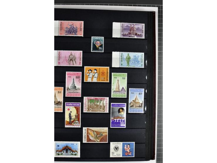  1883/2010, postfrische, anfangs auch ungebrauchte Sammlung mit u.a. Mi.-Nr. 274-81, 311-15, 319-21, 258-74, 411-27, Bl.13B, 