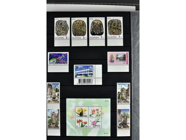  1883/2010, postfrische, anfangs auch ungebrauchte Sammlung mit u.a. Mi.-Nr. 274-81, 311-15, 319-21, 258-74, 411-27, Bl.13B, 