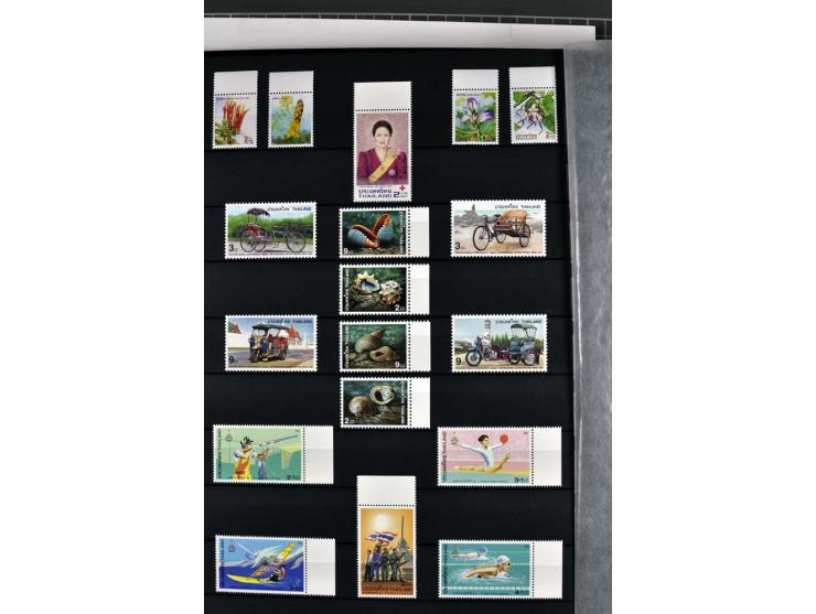  1883/2010, postfrische, anfangs auch ungebrauchte Sammlung mit u.a. Mi.-Nr. 274-81, 311-15, 319-21, 258-74, 411-27, Bl.13B, 