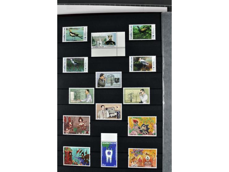  1883/2010, postfrische, anfangs auch ungebrauchte Sammlung mit u.a. Mi.-Nr. 274-81, 311-15, 319-21, 258-74, 411-27, Bl.13B, 