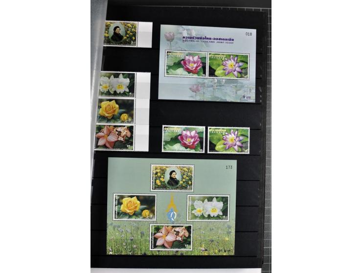  1883/2010, postfrische, anfangs auch ungebrauchte Sammlung mit u.a. Mi.-Nr. 274-81, 311-15, 319-21, 258-74, 411-27, Bl.13B, 