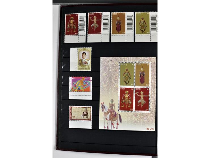  1883/2010, postfrische, anfangs auch ungebrauchte Sammlung mit u.a. Mi.-Nr. 274-81, 311-15, 319-21, 258-74, 411-27, Bl.13B, 