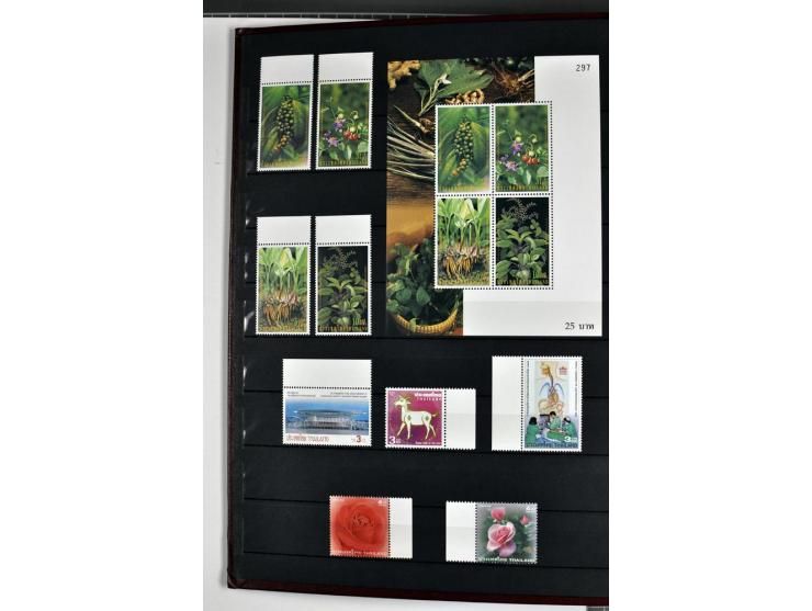  1883/2010, postfrische, anfangs auch ungebrauchte Sammlung mit u.a. Mi.-Nr. 274-81, 311-15, 319-21, 258-74, 411-27, Bl.13B, 