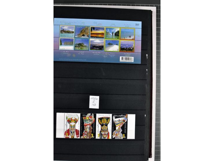  1883/2010, postfrische, anfangs auch ungebrauchte Sammlung mit u.a. Mi.-Nr. 274-81, 311-15, 319-21, 258-74, 411-27, Bl.13B, 