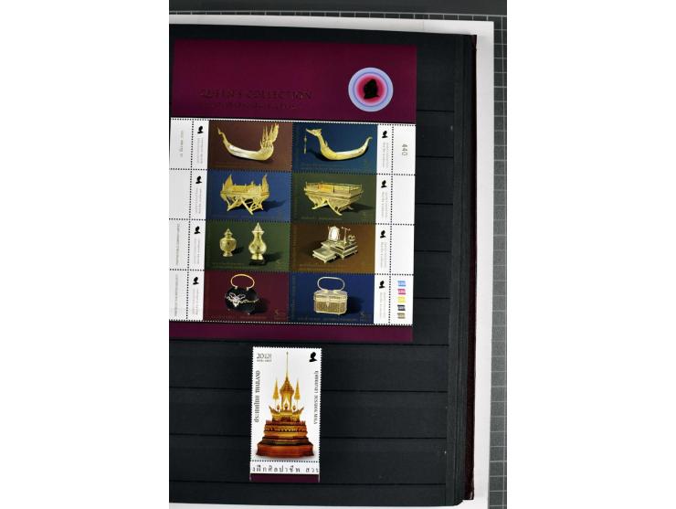  1883/2010, postfrische, anfangs auch ungebrauchte Sammlung mit u.a. Mi.-Nr. 274-81, 311-15, 319-21, 258-74, 411-27, Bl.13B, 