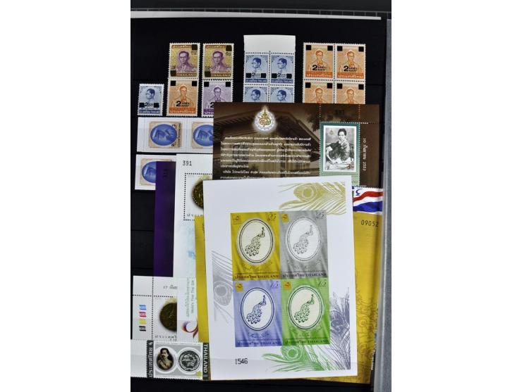  1883/2010, postfrische, anfangs auch ungebrauchte Sammlung mit u.a. Mi.-Nr. 274-81, 311-15, 319-21, 258-74, 411-27, Bl.13B, 