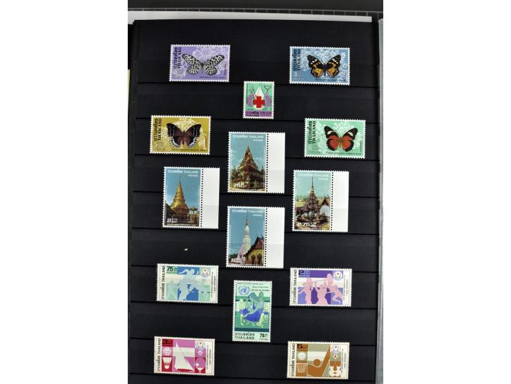  1883/2010, postfrische, anfangs auch ungebrauchte Sammlung mit u.a. Mi.-Nr. 274-81, 311-15, 319-21, 258-74, 411-27, Bl.13B, 