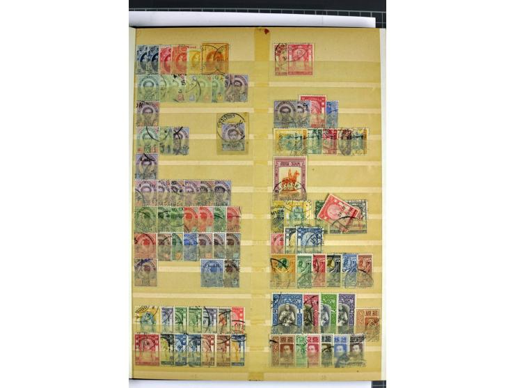  1883/2010, postfrische, anfangs auch ungebrauchte Sammlung mit u.a. Mi.-Nr. 274-81, 311-15, 319-21, 258-74, 411-27, Bl.13B, 