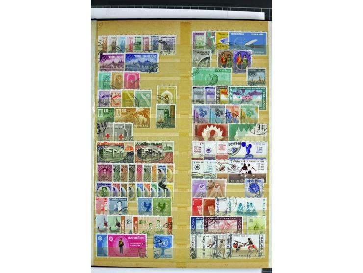  1883/2010, postfrische, anfangs auch ungebrauchte Sammlung mit u.a. Mi.-Nr. 274-81, 311-15, 319-21, 258-74, 411-27, Bl.13B, 