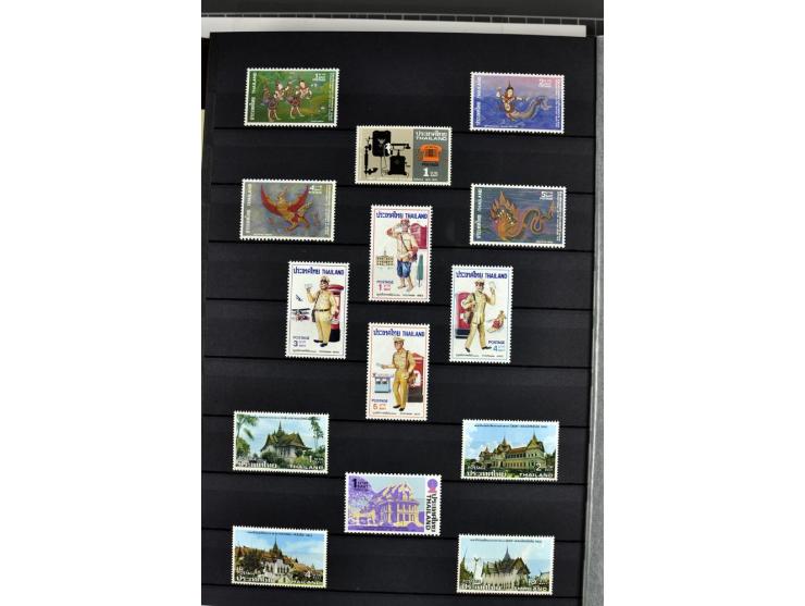  1883/2010, postfrische, anfangs auch ungebrauchte Sammlung mit u.a. Mi.-Nr. 274-81, 311-15, 319-21, 258-74, 411-27, Bl.13B, 