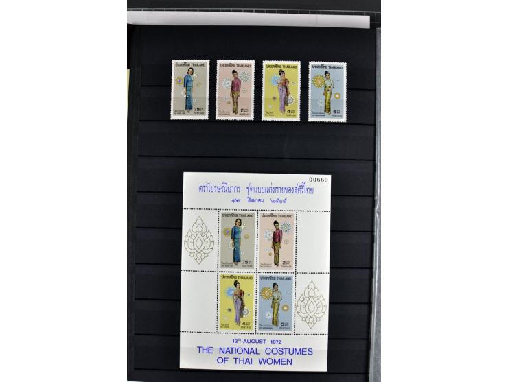  1883/2010, postfrische, anfangs auch ungebrauchte Sammlung mit u.a. Mi.-Nr. 274-81, 311-15, 319-21, 258-74, 411-27, Bl.13B, 