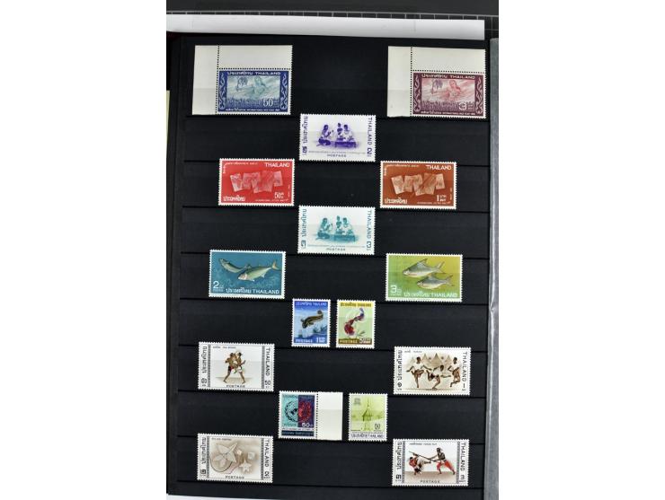  1883/2010, postfrische, anfangs auch ungebrauchte Sammlung mit u.a. Mi.-Nr. 274-81, 311-15, 319-21, 258-74, 411-27, Bl.13B, 