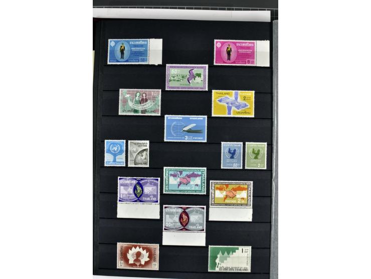  1883/2010, postfrische, anfangs auch ungebrauchte Sammlung mit u.a. Mi.-Nr. 274-81, 311-15, 319-21, 258-74, 411-27, Bl.13B, 
