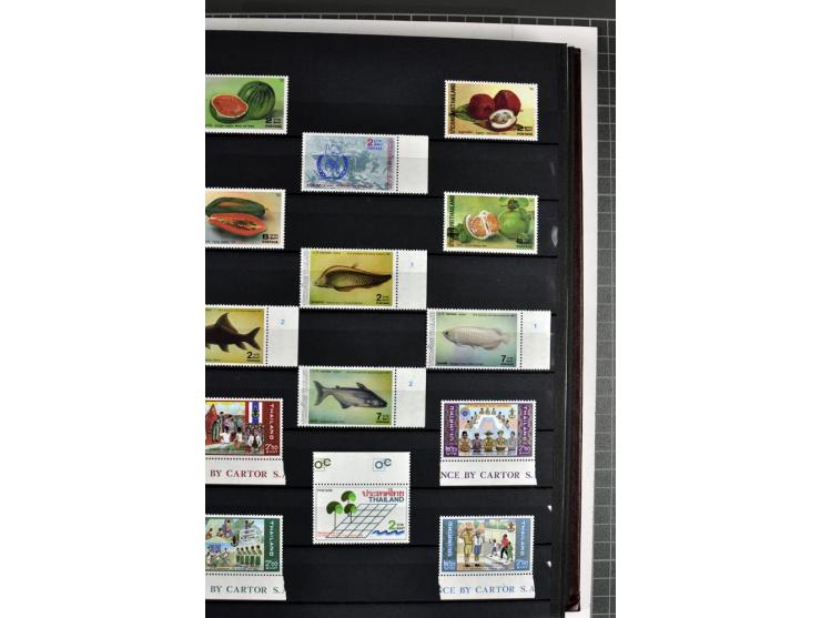  1883/2010, postfrische, anfangs auch ungebrauchte Sammlung mit u.a. Mi.-Nr. 274-81, 311-15, 319-21, 258-74, 411-27, Bl.13B, 