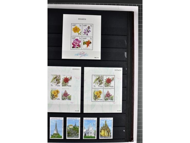  1883/2010, postfrische, anfangs auch ungebrauchte Sammlung mit u.a. Mi.-Nr. 274-81, 311-15, 319-21, 258-74, 411-27, Bl.13B, 