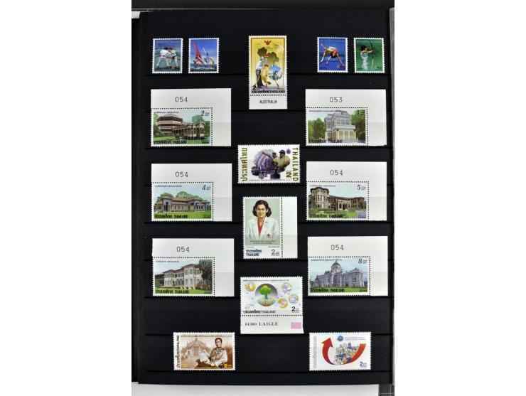  1883/2010, postfrische, anfangs auch ungebrauchte Sammlung mit u.a. Mi.-Nr. 274-81, 311-15, 319-21, 258-74, 411-27, Bl.13B, 