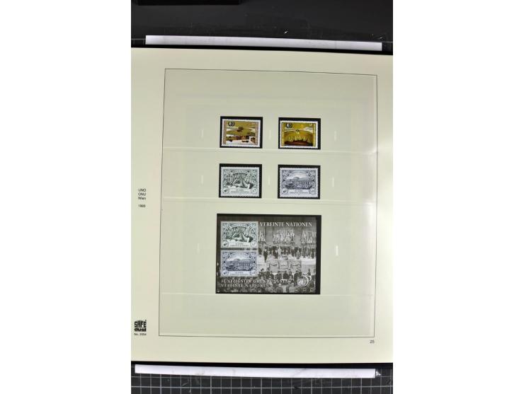 1979/2011, postfrische, weitgehend kpl. Sammlung in 2 Alben