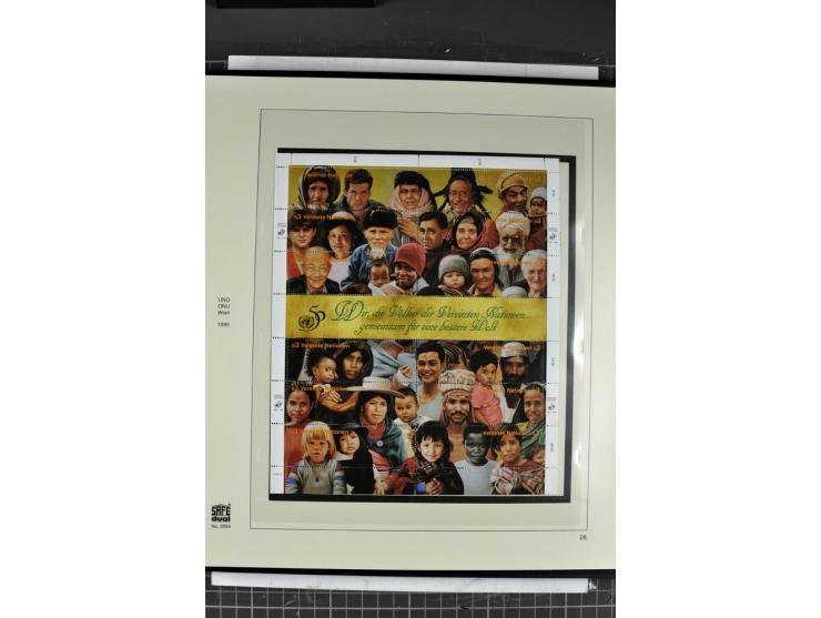 1979/2011, postfrische, weitgehend kpl. Sammlung in 2 Alben