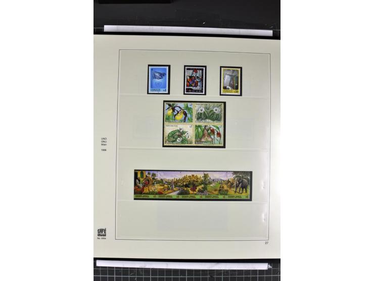 1979/2011, postfrische, weitgehend kpl. Sammlung in 2 Alben