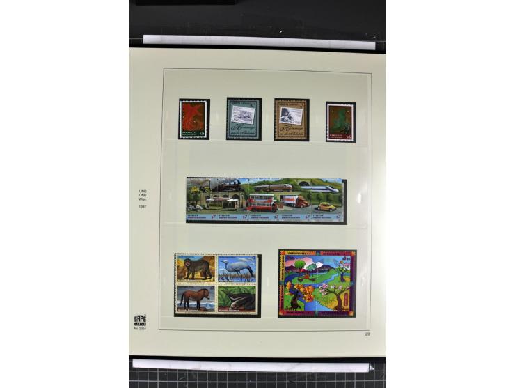 1979/2011, postfrische, weitgehend kpl. Sammlung in 2 Alben