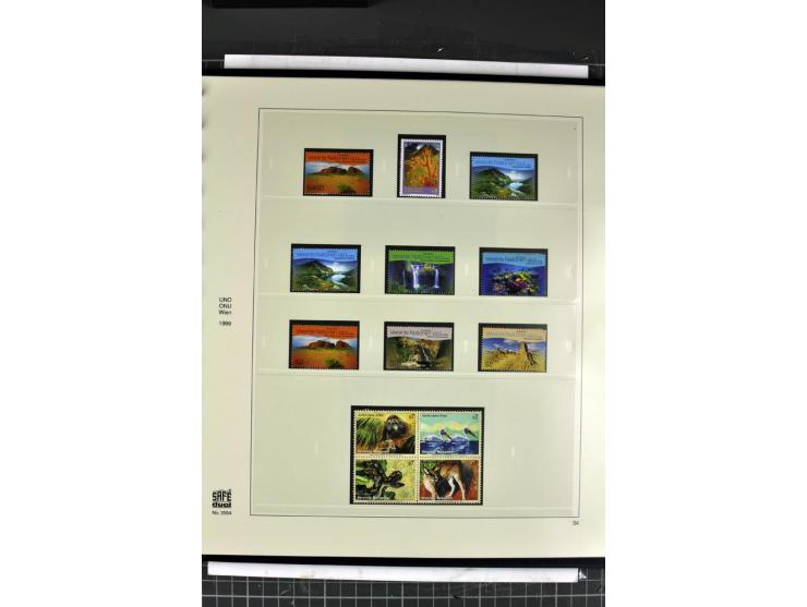 1979/2011, postfrische, weitgehend kpl. Sammlung in 2 Alben