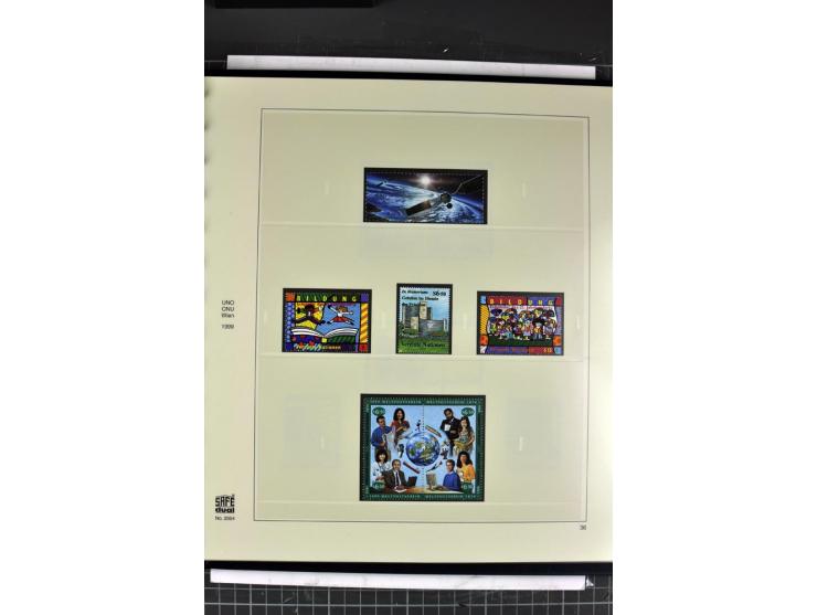 1979/2011, postfrische, weitgehend kpl. Sammlung in 2 Alben