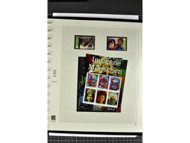 1979/2011, postfrische, weitgehend kpl. Sammlung in 2 Alben