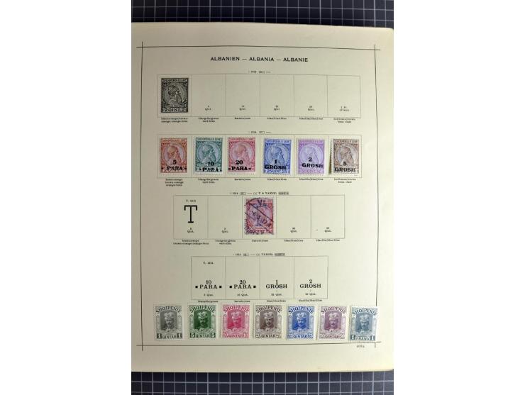 1849/1942, ungebrauchte und gestempelte Sammlung mit besseren Ausgaben in 2 alten Schaubek-Alben, dazu kleines Einsteckbuch m