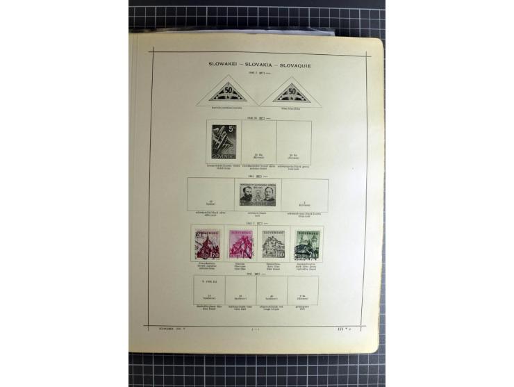 1849/1942, ungebrauchte und gestempelte Sammlung mit besseren Ausgaben in 2 alten Schaubek-Alben, dazu kleines Einsteckbuch m