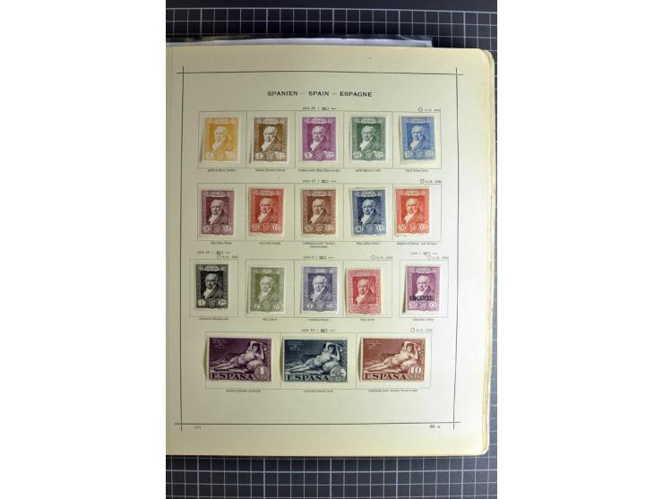 1849/1942, ungebrauchte und gestempelte Sammlung mit besseren Ausgaben in 2 alten Schaubek-Alben, dazu kleines Einsteckbuch m