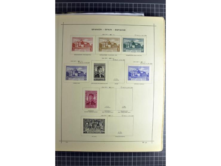 1849/1942, ungebrauchte und gestempelte Sammlung mit besseren Ausgaben in 2 alten Schaubek-Alben, dazu kleines Einsteckbuch m