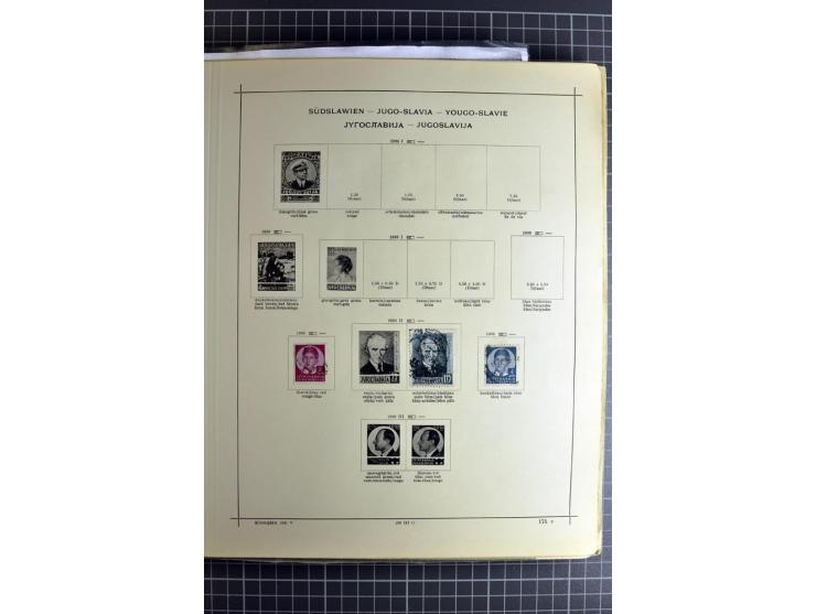 1849/1942, ungebrauchte und gestempelte Sammlung mit besseren Ausgaben in 2 alten Schaubek-Alben, dazu kleines Einsteckbuch m