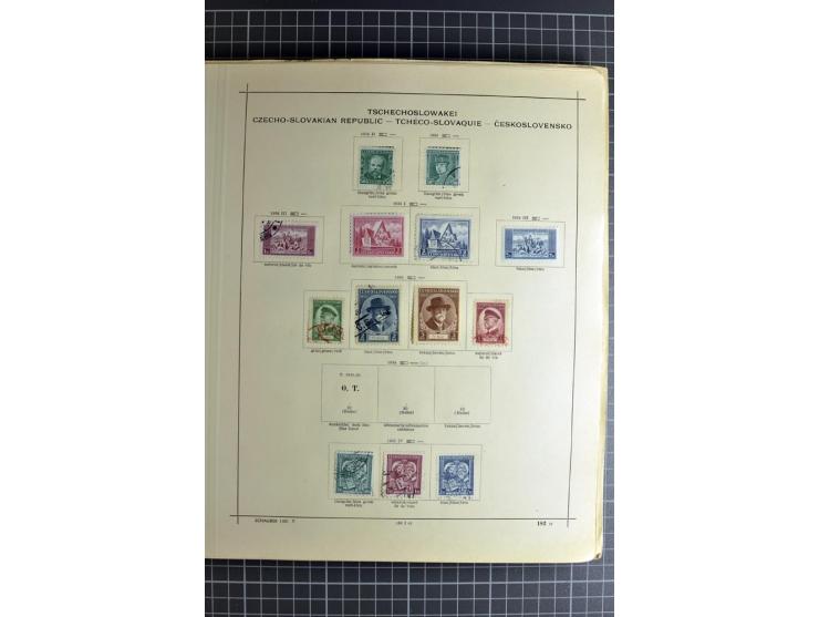 1849/1942, ungebrauchte und gestempelte Sammlung mit besseren Ausgaben in 2 alten Schaubek-Alben, dazu kleines Einsteckbuch m